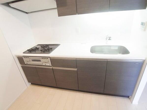 コンフォリア駒場の物件内観写真